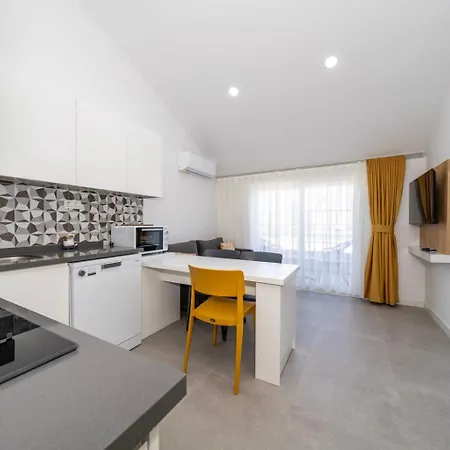 アパートホテル Dede